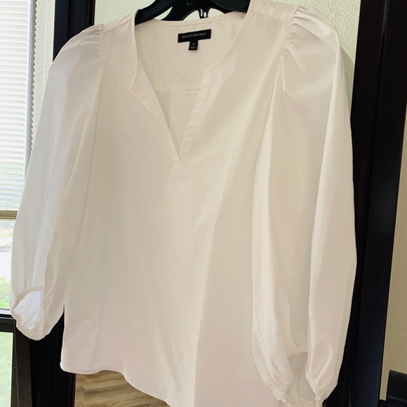 Banana Republic Tops - Banana Republic pop over top